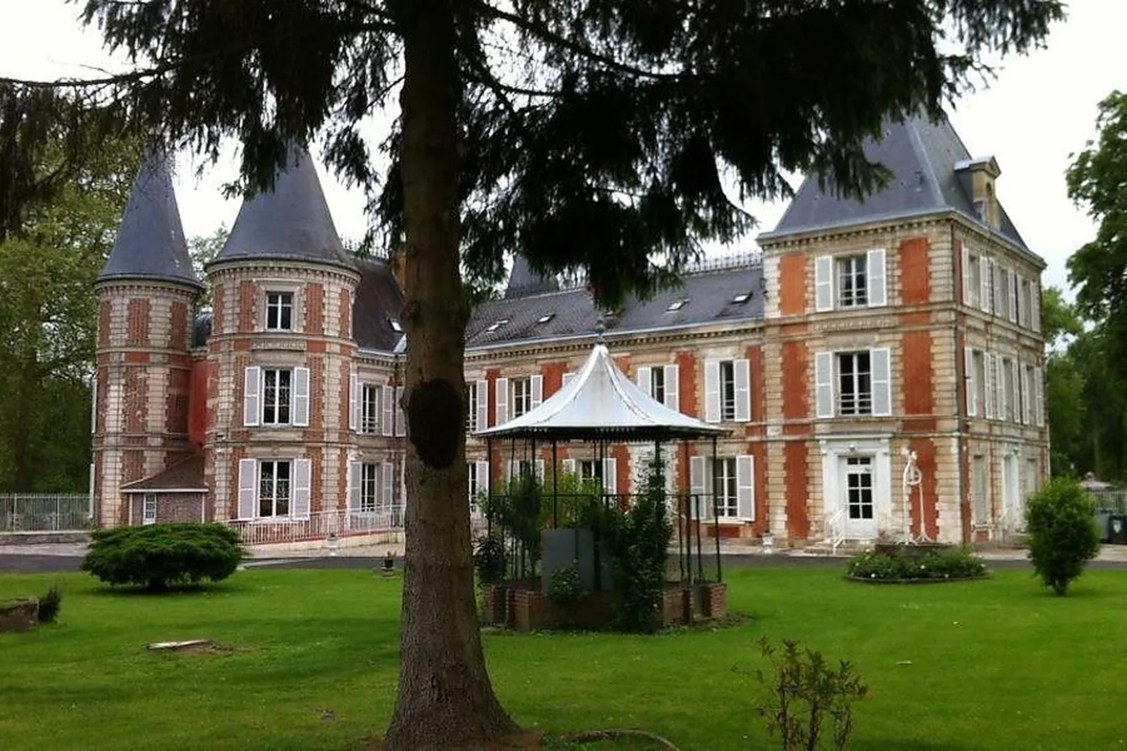 Lieux événementiels, CHÂTEAU DE LA PLUMASSERIE