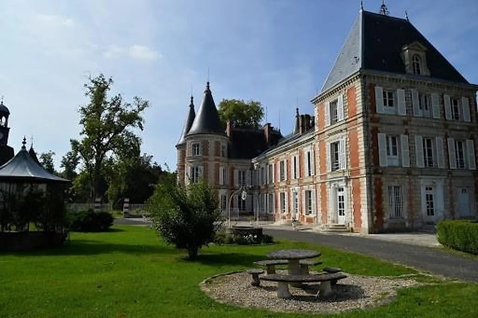 Lieux événementiels, CHÂTEAU DE LA PLUMASSERIE