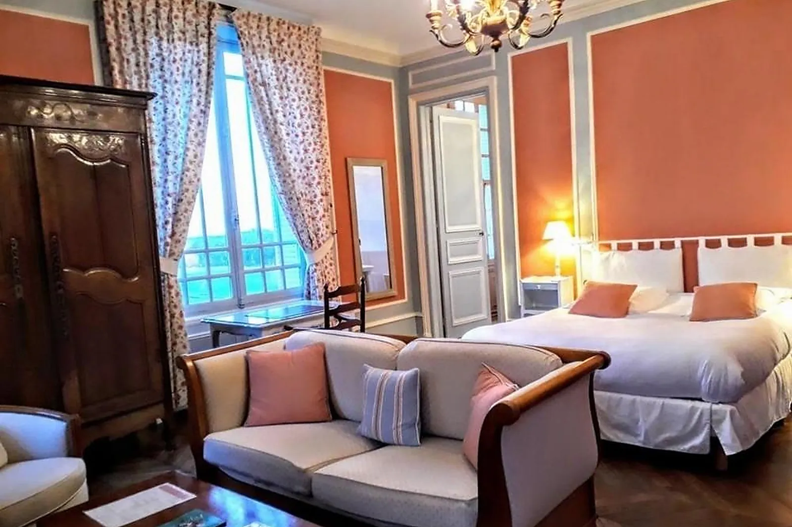 Lieux événementiels, CHÂTEAU DE LA RAPÉE