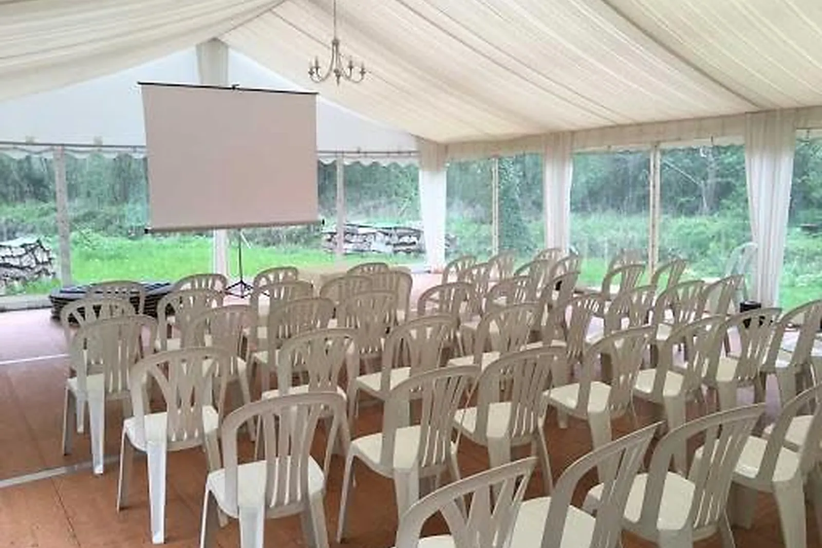 Lieux événementiels, CHÂTEAU DE LA REINE BLANCHE