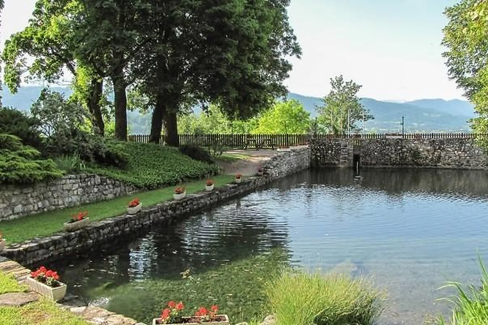 Lieux événementiels, CHÂTEAU DE LA RIVE