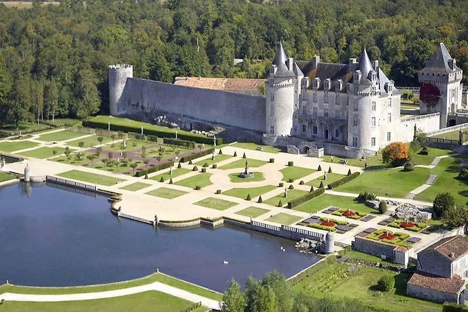 Lieux événementiels, CHÂTEAU DE LA ROCHE COURBON