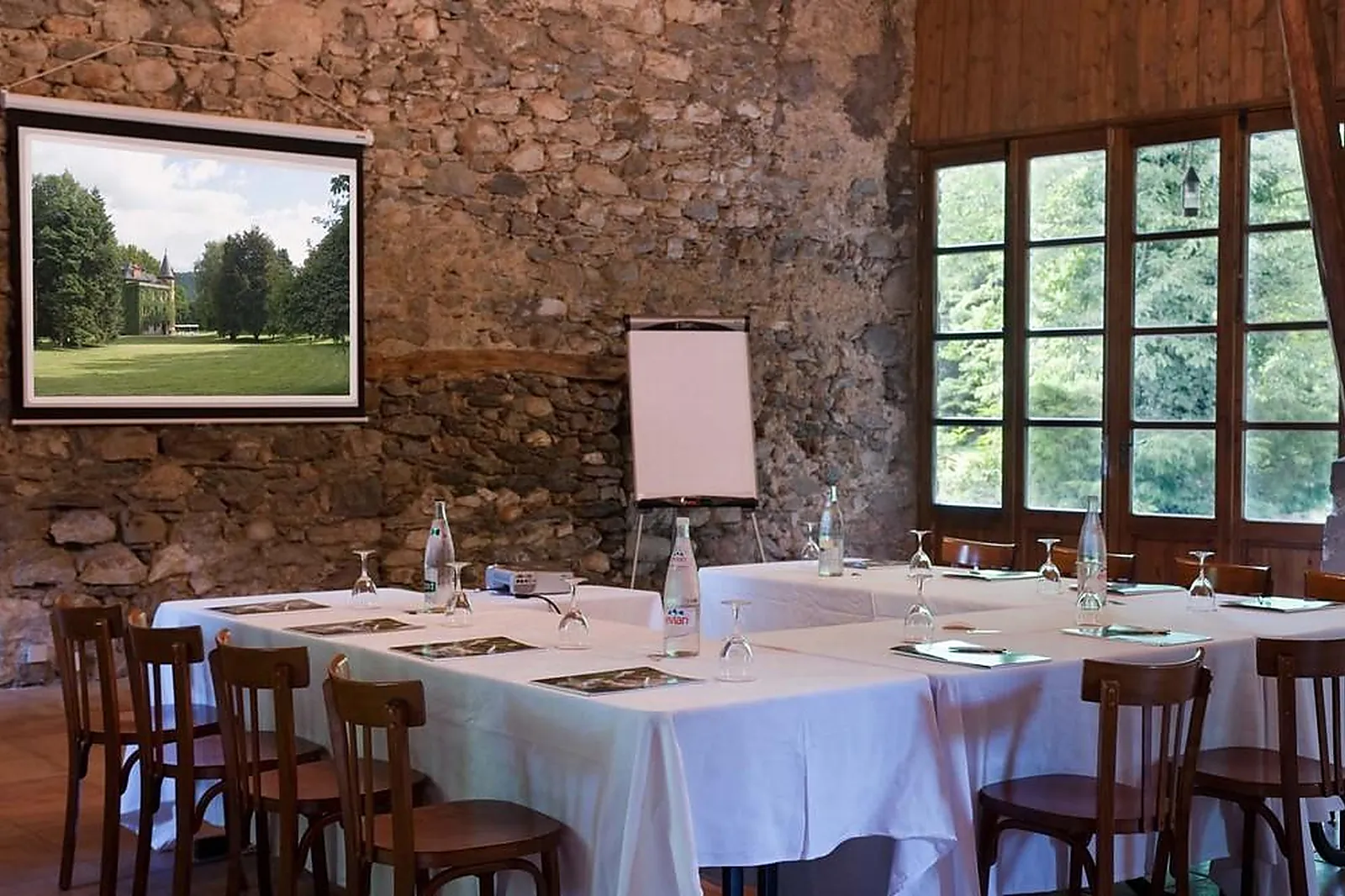 Lieux événementiels, CHÂTEAU DE LA TOUR DU PUITS