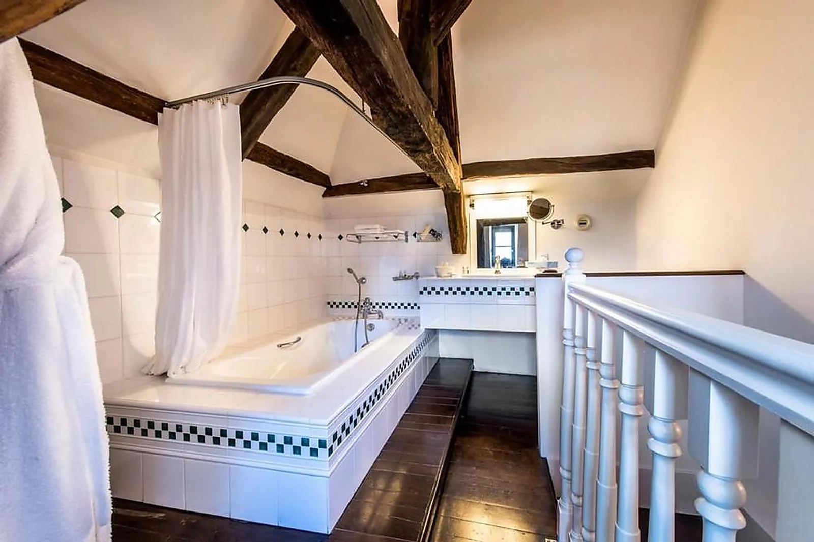 Lieux événementiels, CHÂTEAU DE LA TOUR DU PUITS