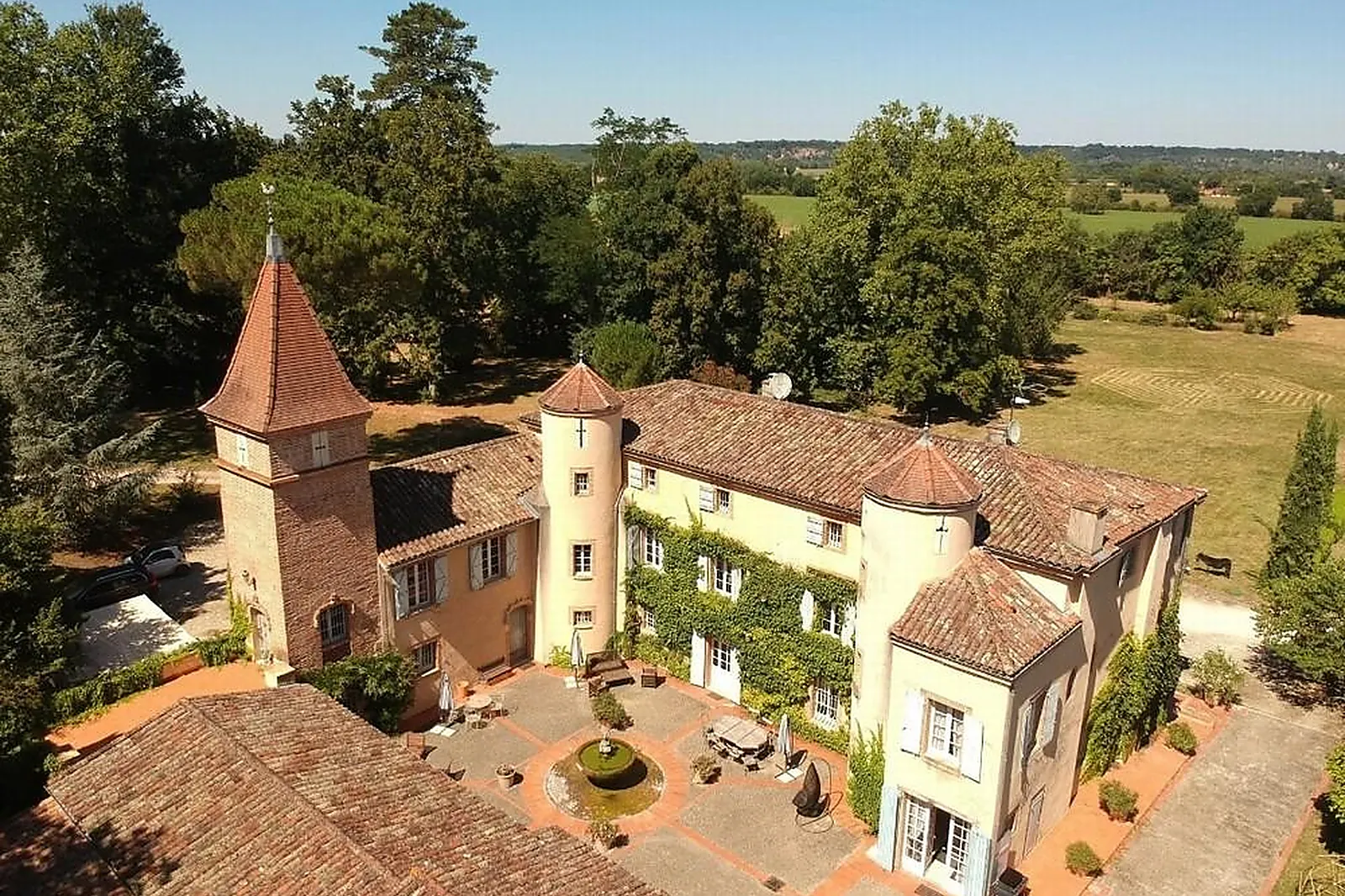 Lieux événementiels, CHÂTEAU DES CAMBARDS