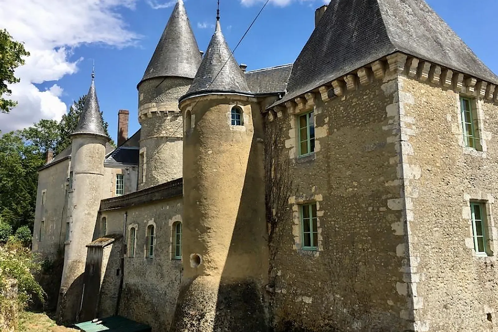 Lieux événementiels, CHÂTEAU DES FEUGERETS