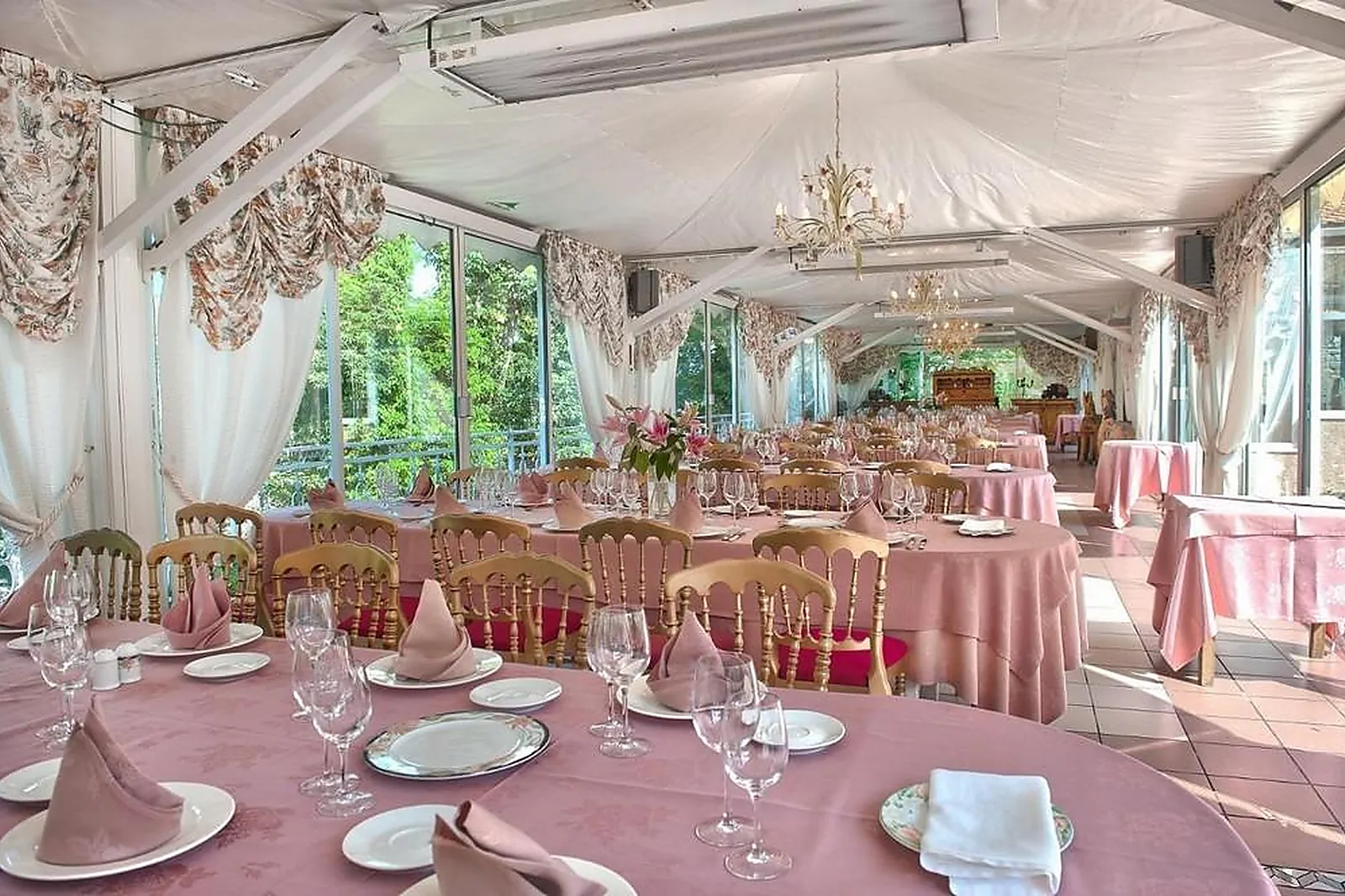 Lieux événementiels, CHÂTEAU DES HERBEYS