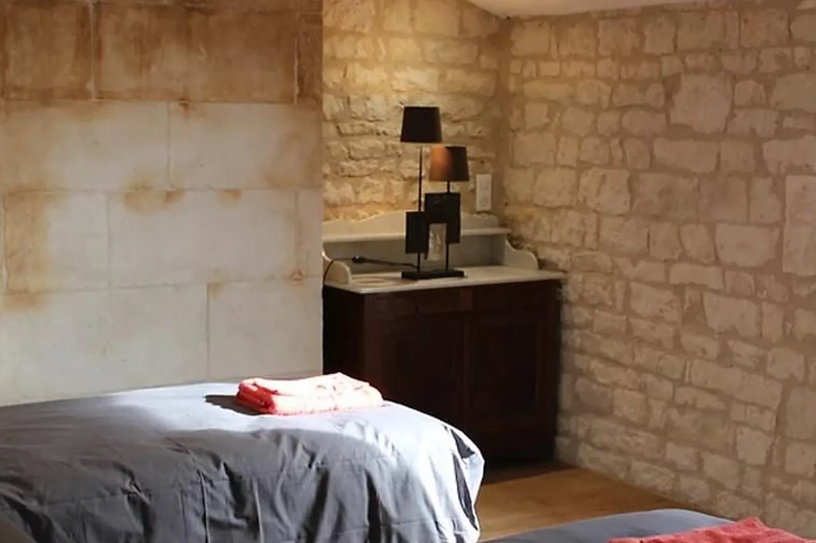 Lieux événementiels, CHÂTEAU DES LOUPS