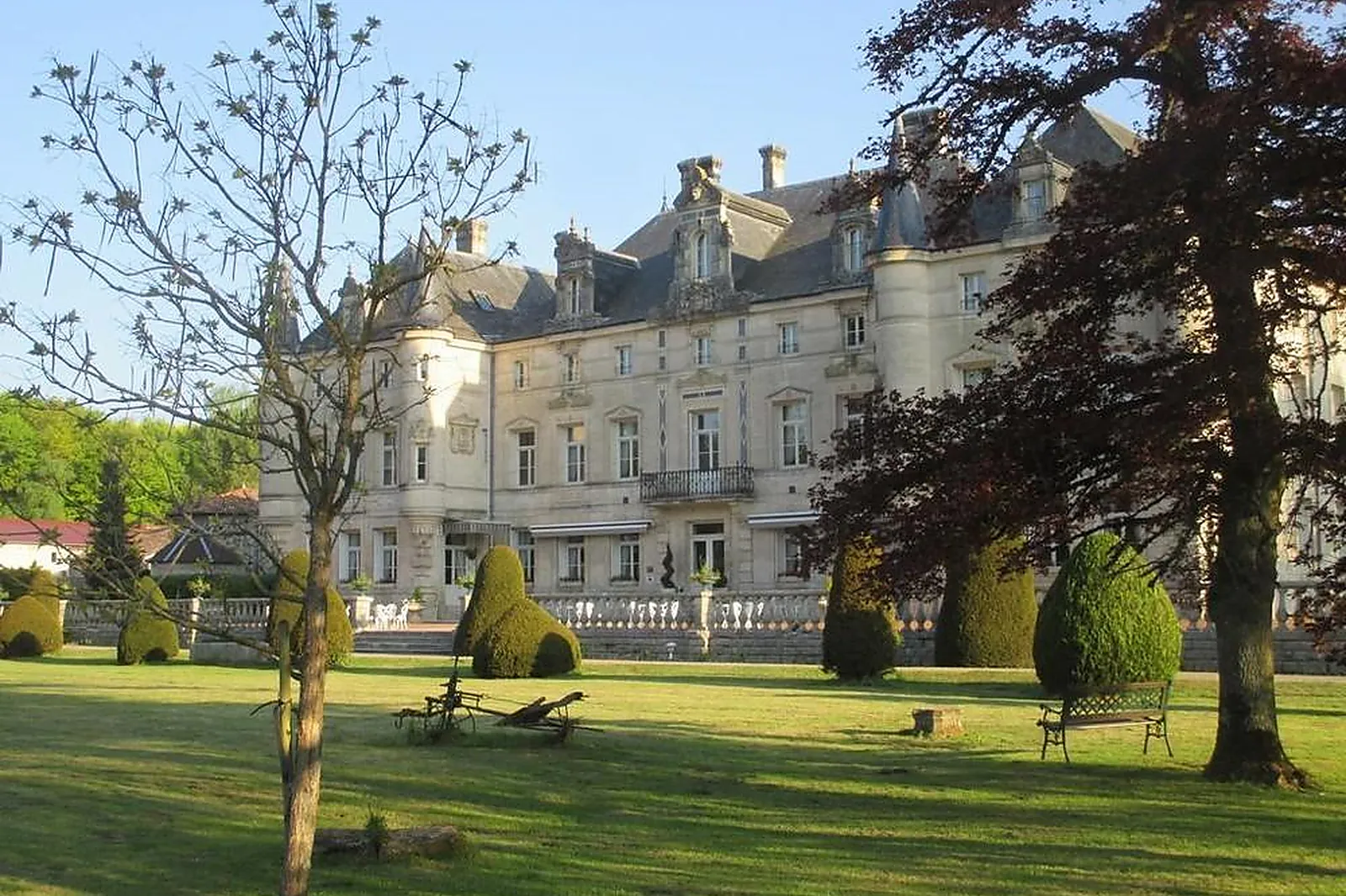 Lieux événementiels, CHÂTEAU DES MONTHAIRONS
