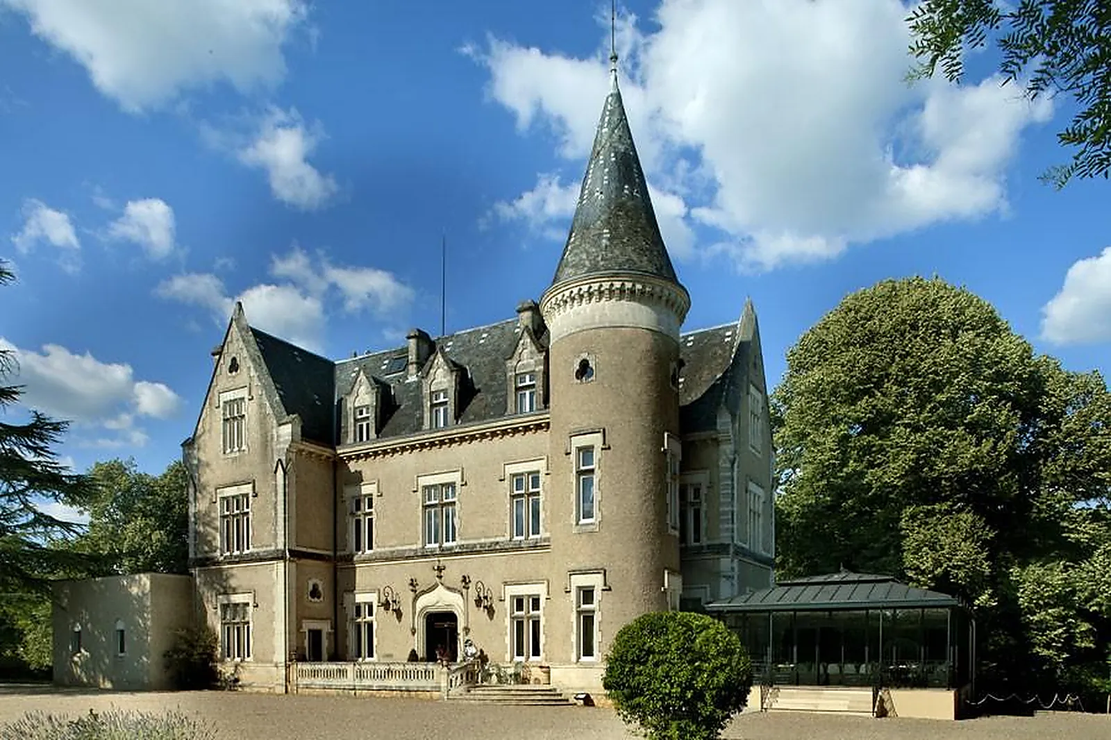 Lieux événementiels, CHÂTEAU DES REYNATS