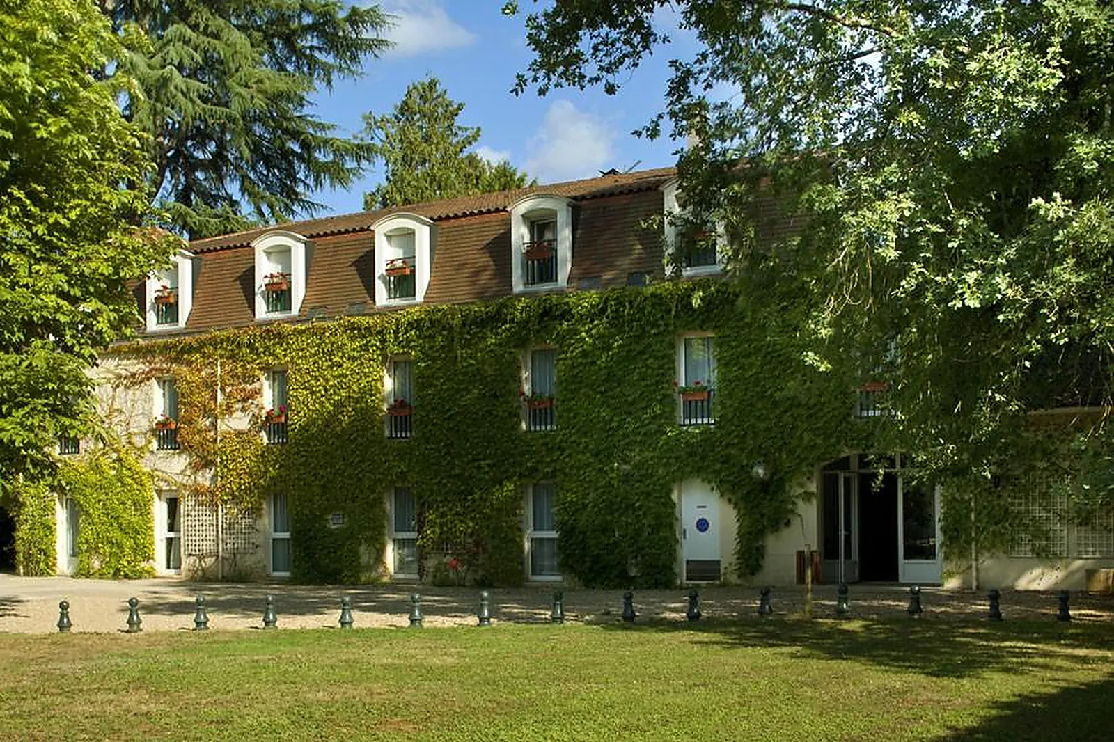Lieux événementiels, CHÂTEAU DES REYNATS