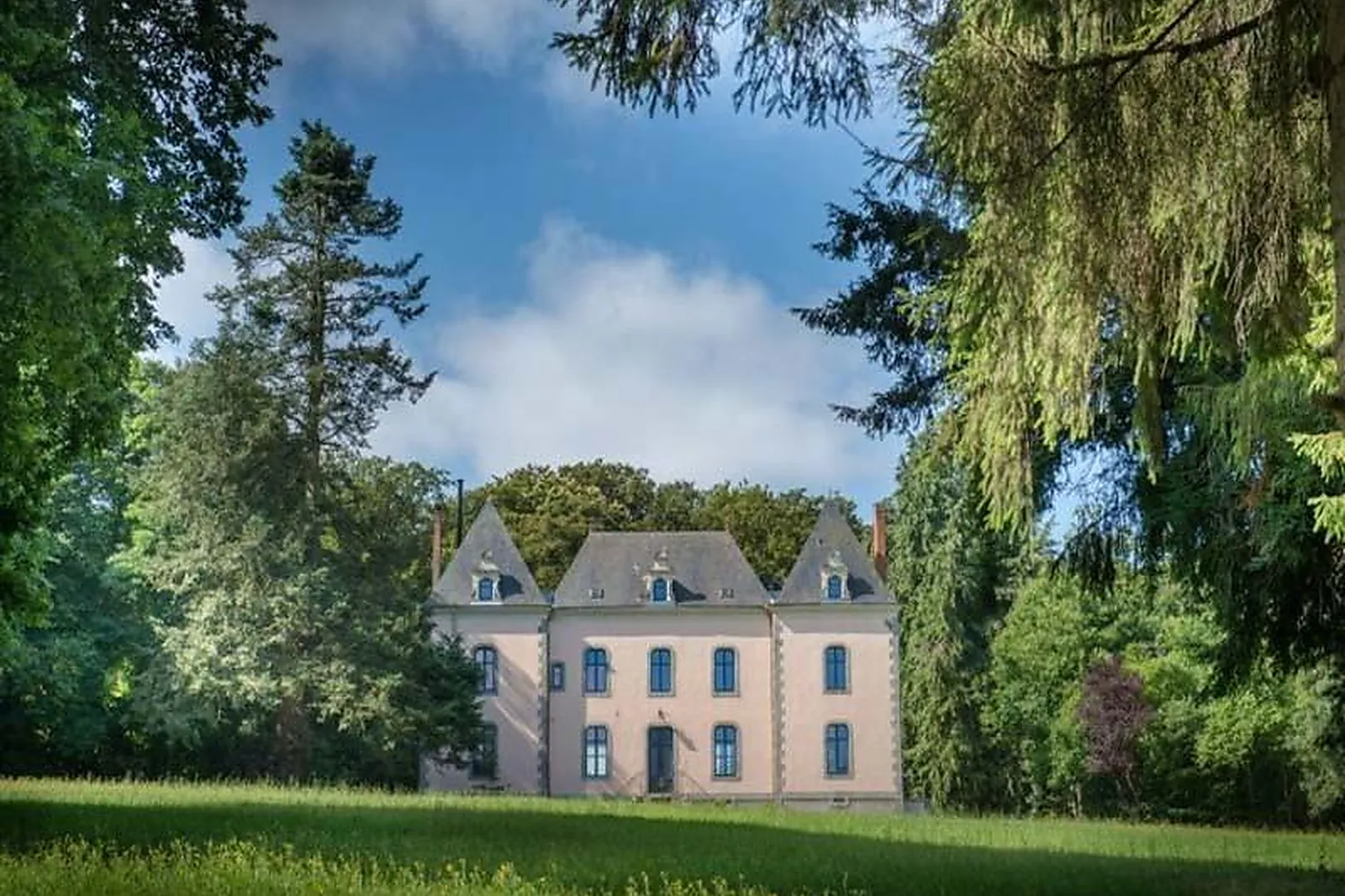 Lieux événementiels, CHÂTEAU DU LATTAY
