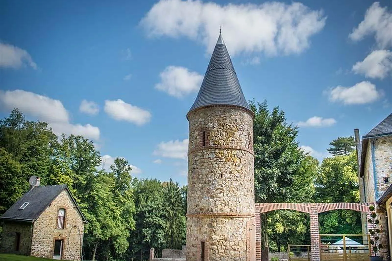 Lieux événementiels, CHÂTEAU DU LATTAY