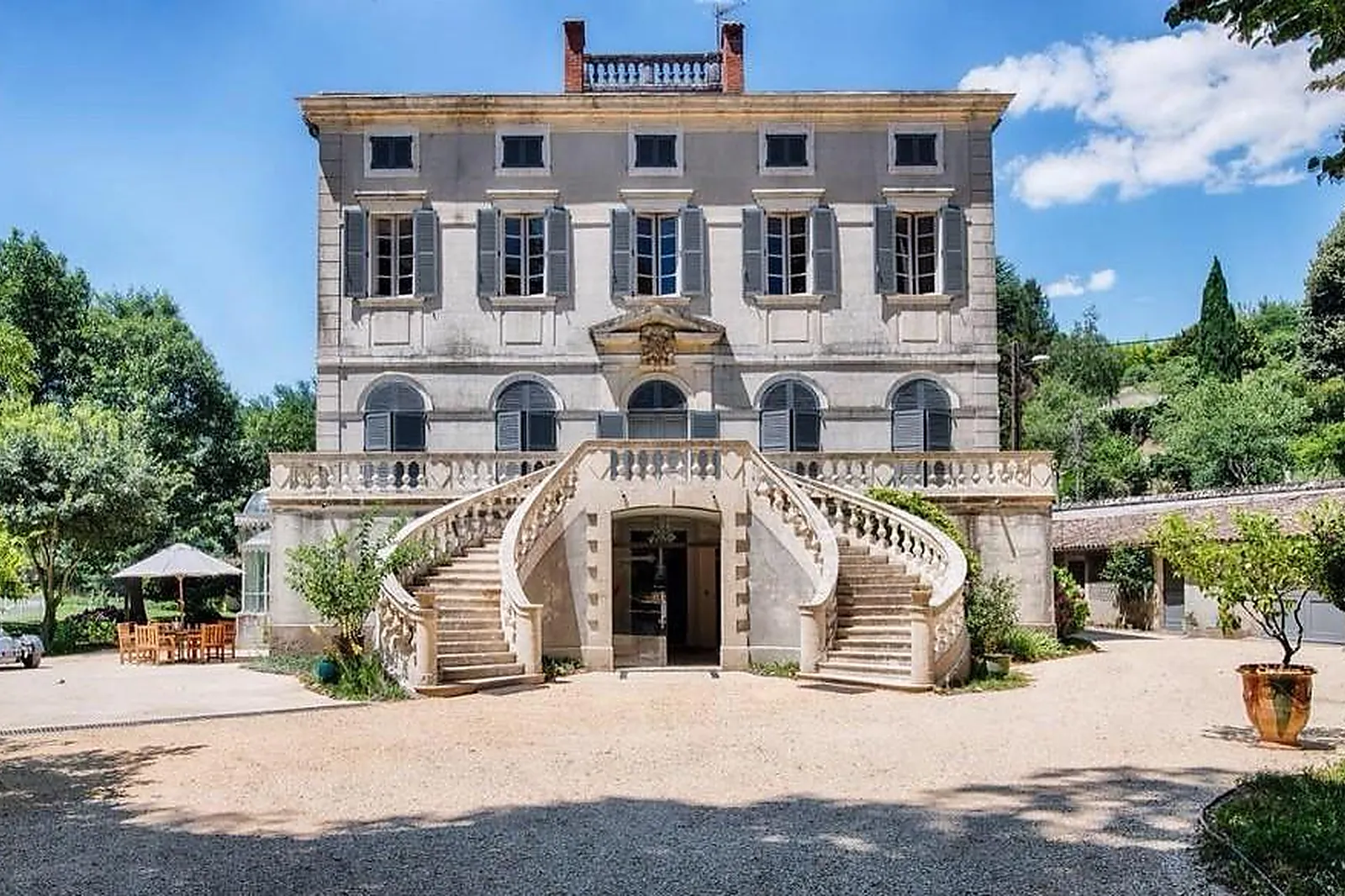 Lieux événementiels, CHÂTEAU DU PÉRAS