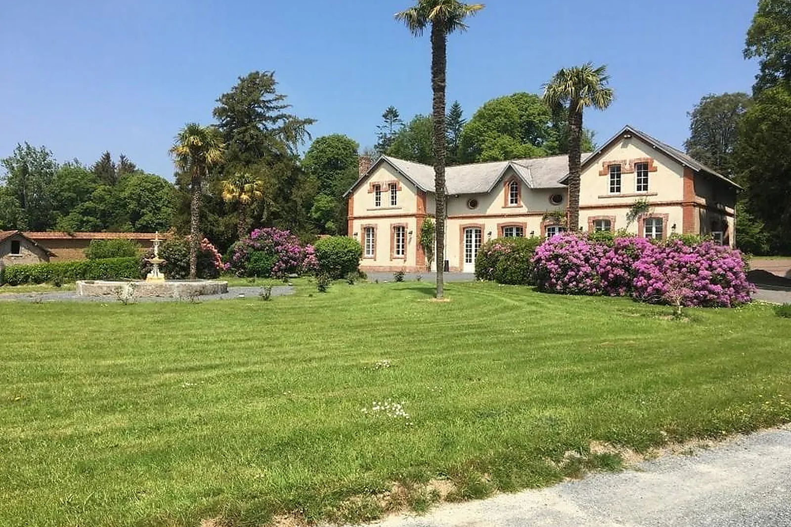 Lieux événementiels, CHÂTEAU DU PERRON