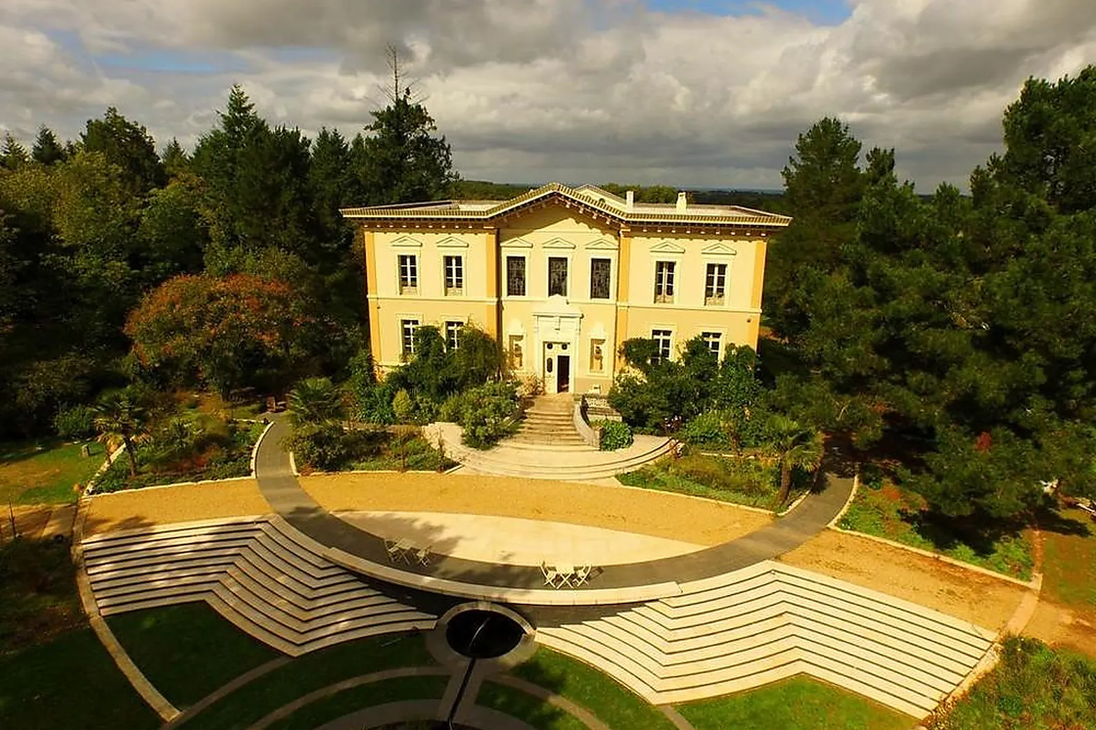 Lieux événementiels, CHÂTEAU ET DOMAINE DE BÉZYL