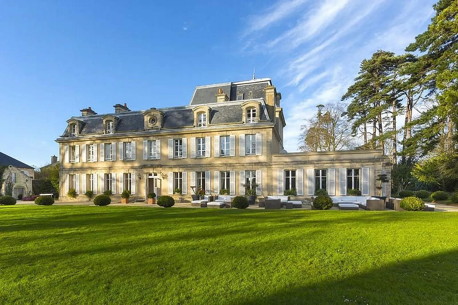 Lieux événementiels, CHÂTEAU LA CHENEVIÈRE