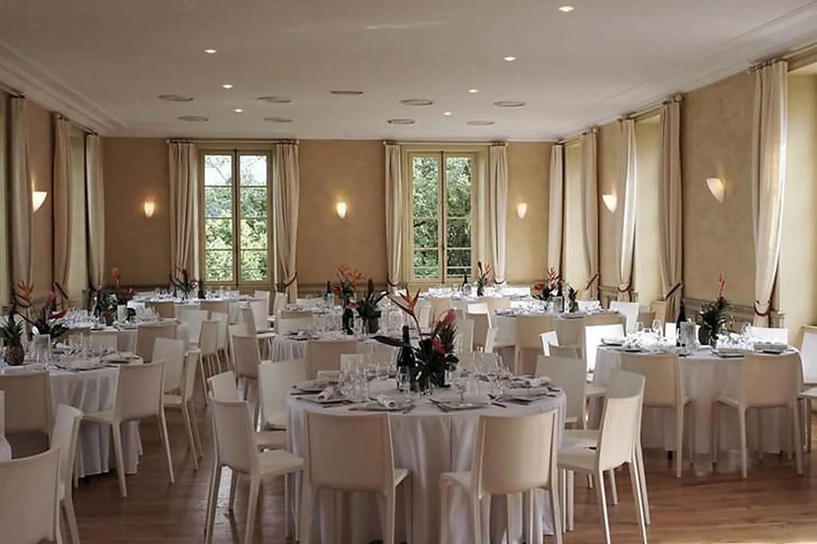 Lieux événementiels, CHÂTEAU LES BOUYSSES