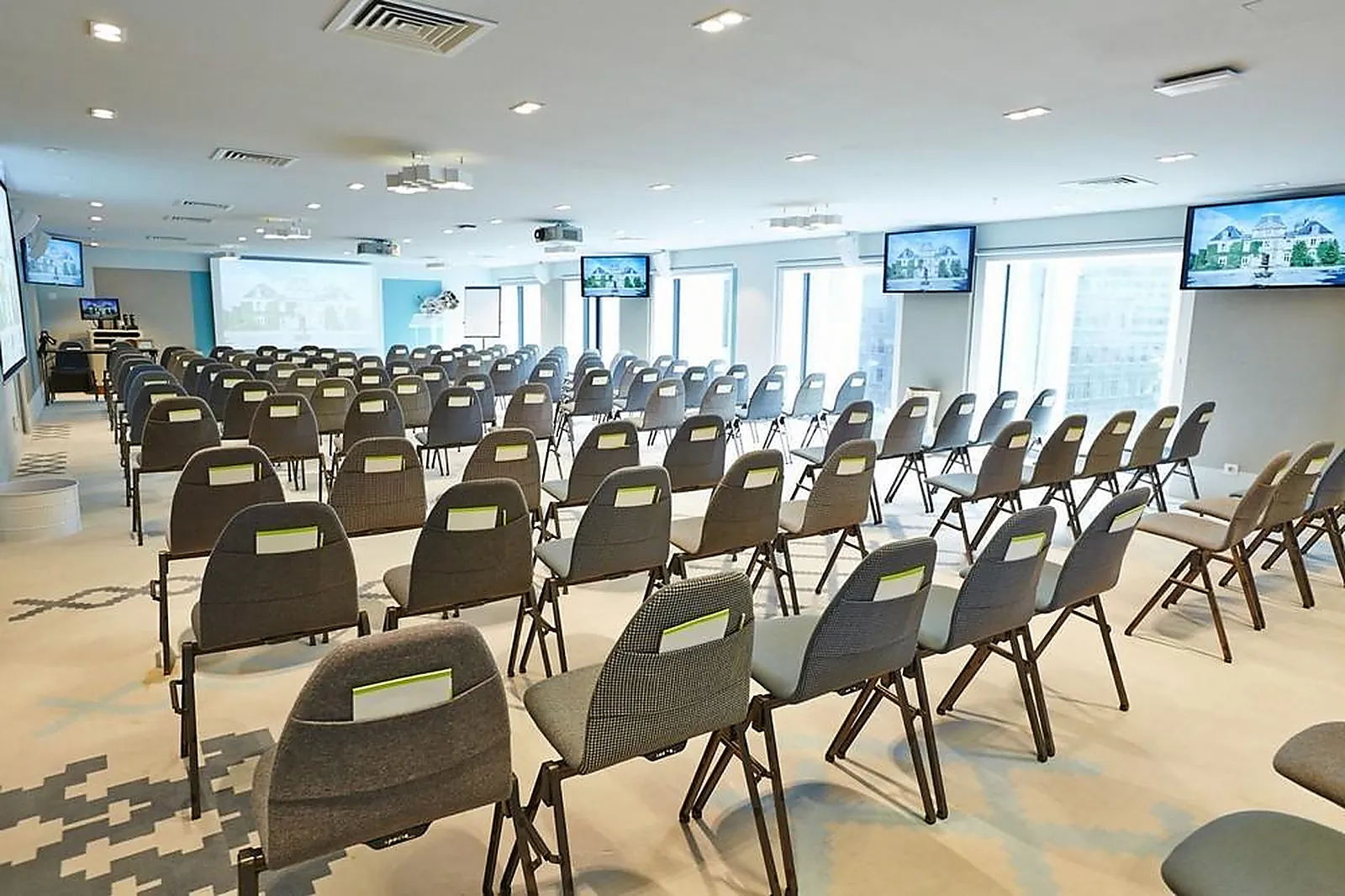 Lieux événementiels, CHATEAUFORM'CITY LE CNIT