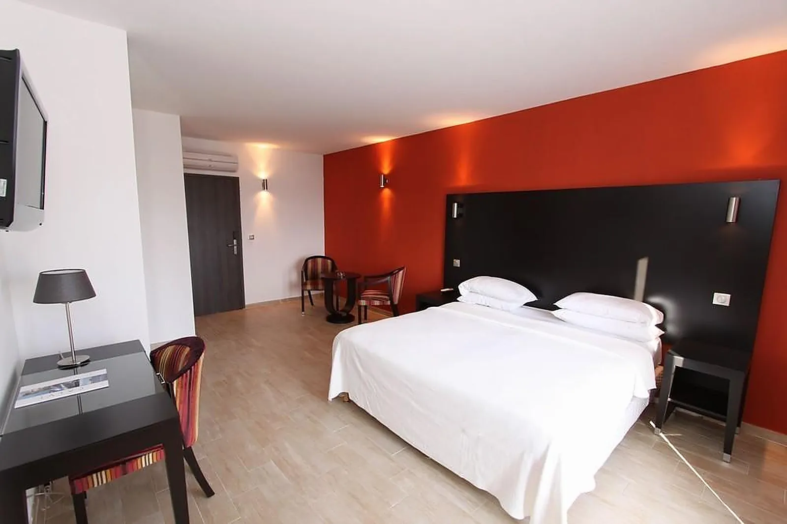 Lieux événementiels, CHEZ CHARLES