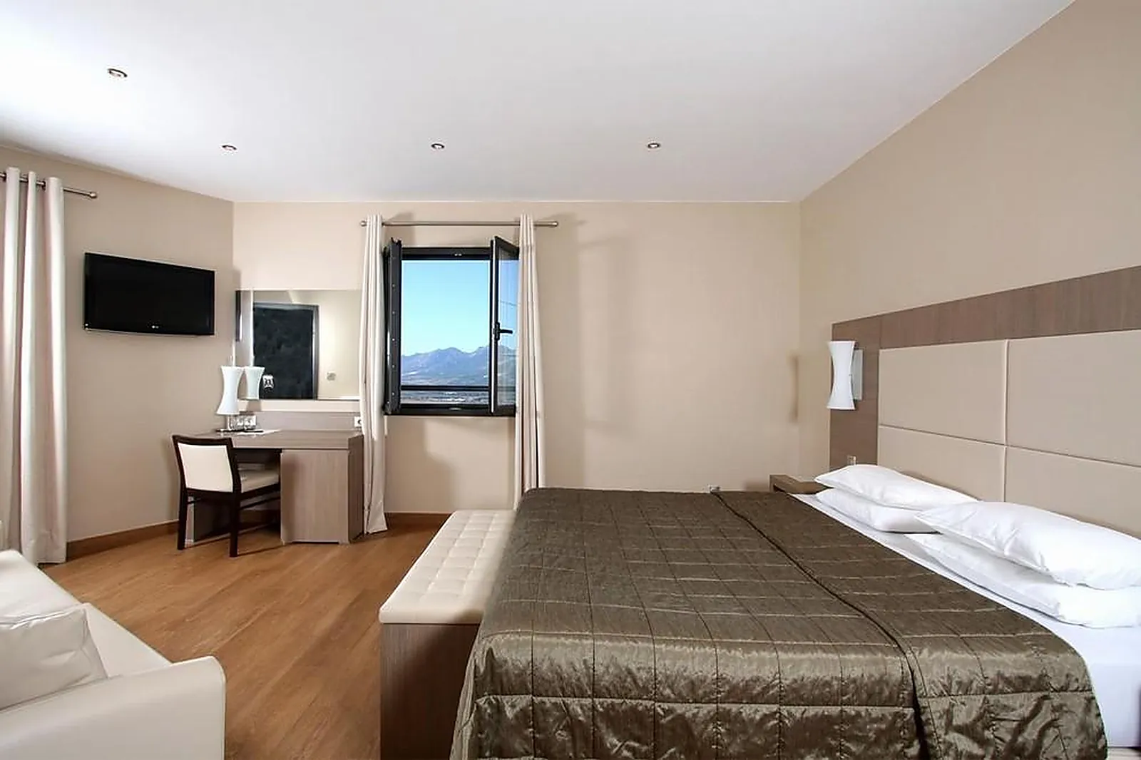 Lieux événementiels, CHEZ CHARLES