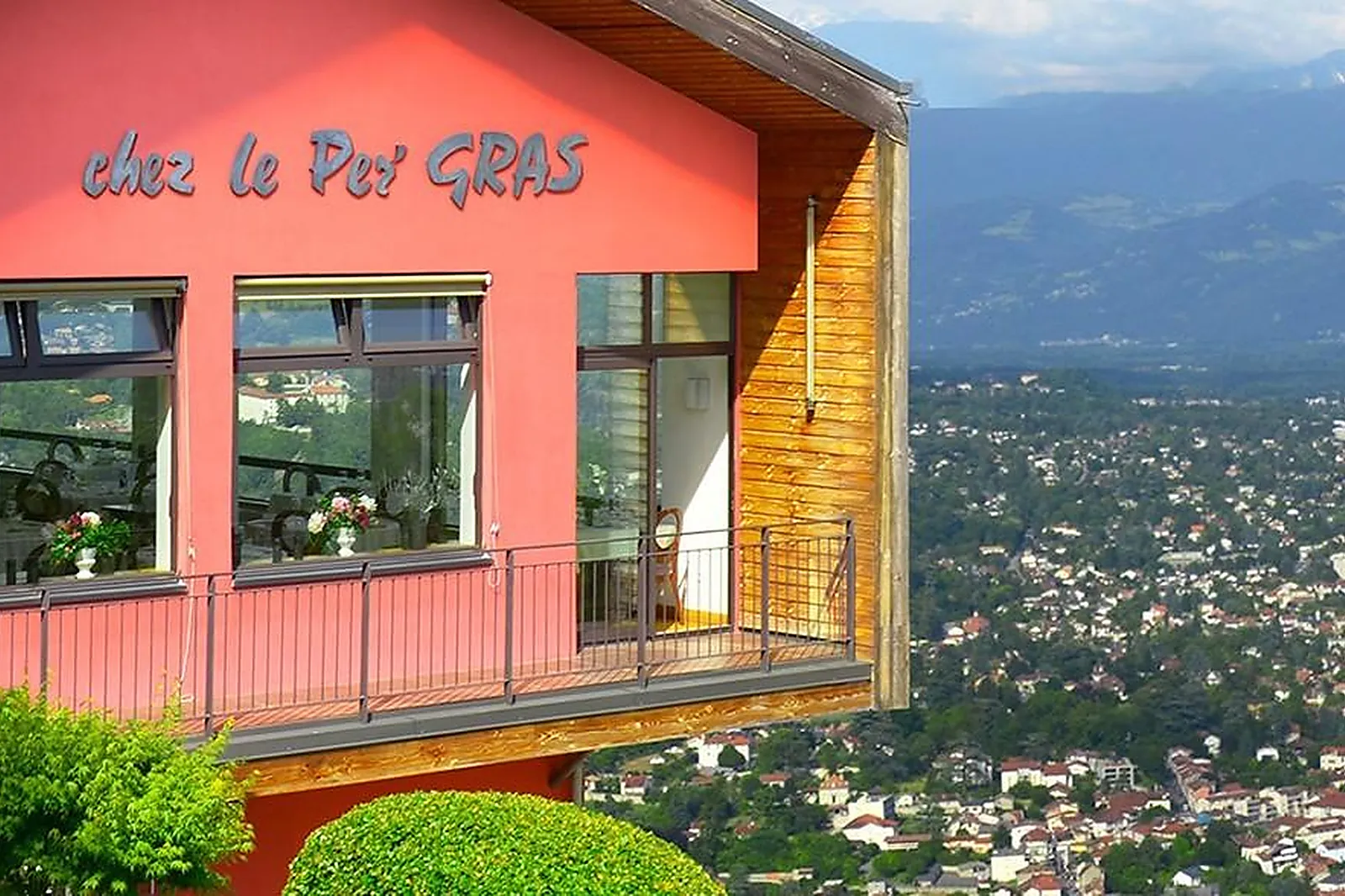 Lieux événementiels, CHEZ LE PÈR'GRAS