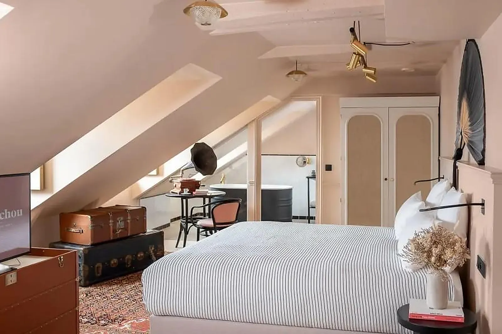 Lieux événementiels, CHOUCHOU HÔTEL