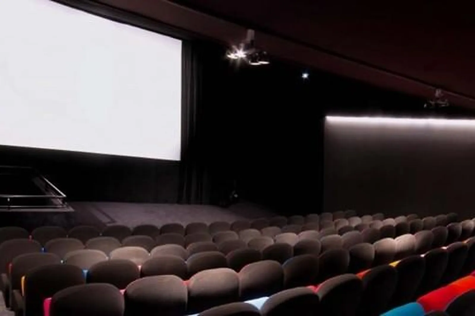 Lieux événementiels, CINÉMA L'ARLEQUIN