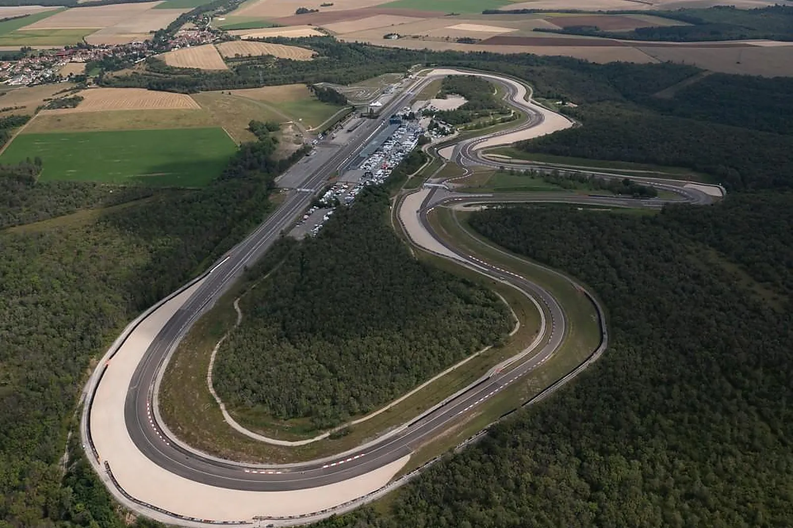 Lieux événementiels, CIRCUIT DIJON-PRENOIS