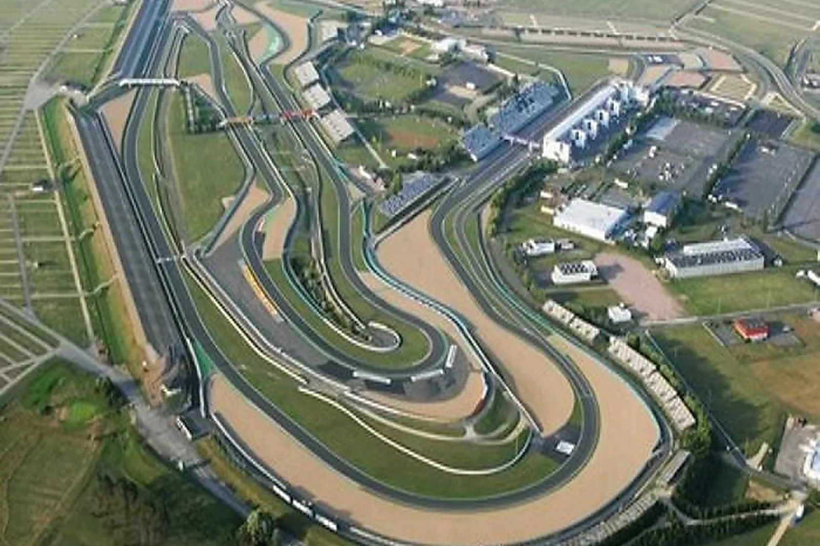 Lieux événementiels, CIRCUIT DE NEVERS MAGNY COURS