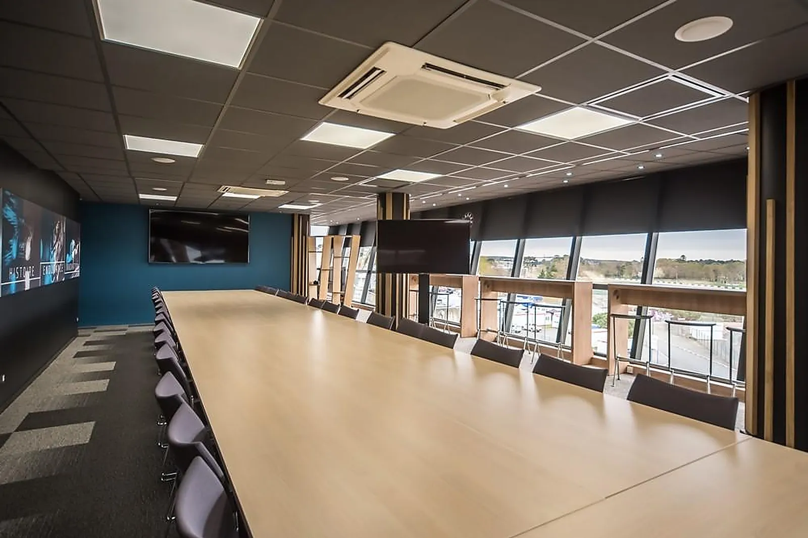 Lieux événementiels, CIRCUIT DES 24 HEURES DU MANS