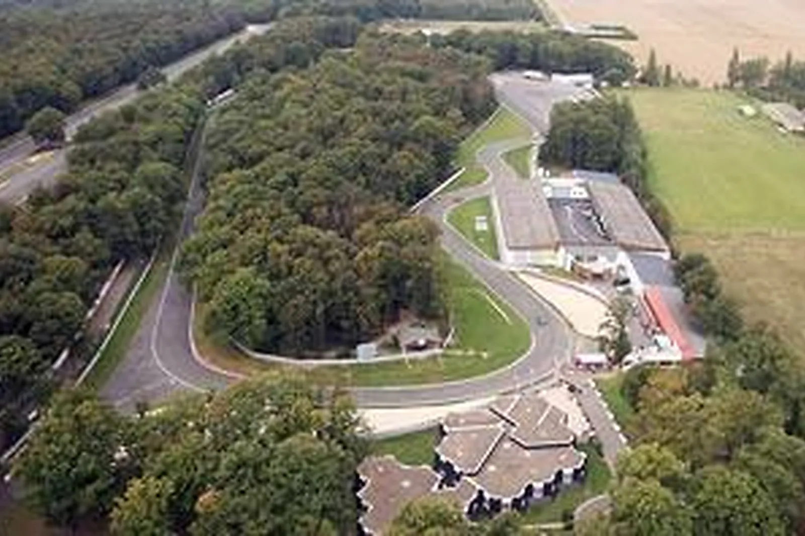 Lieux événementiels, CIRCUITS ESPACE PLUS