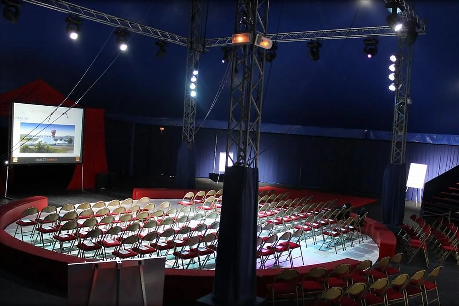 Lieux événementiels, CIRQUE IMAGINE