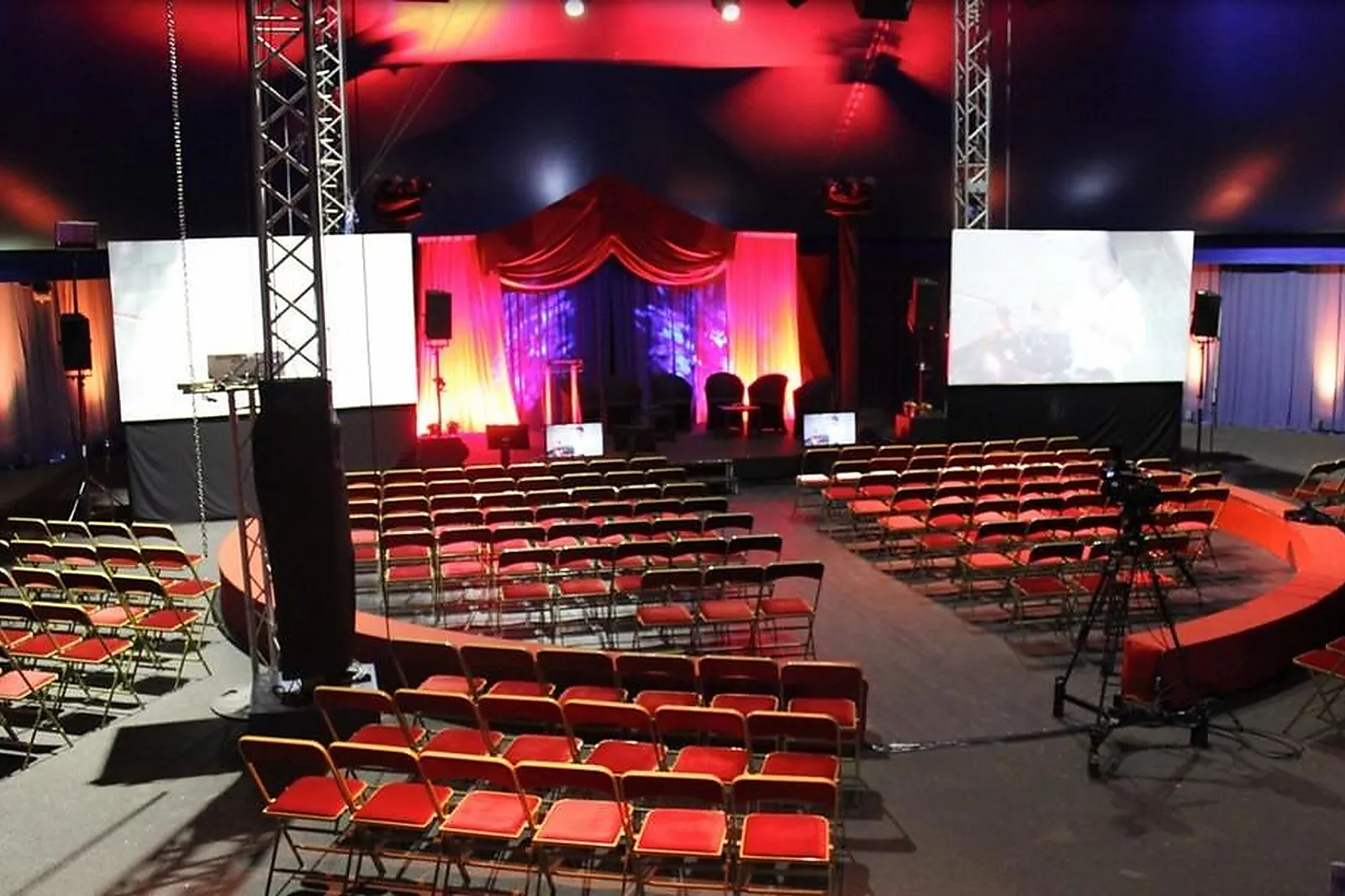 Lieux événementiels, CIRQUE IMAGINE