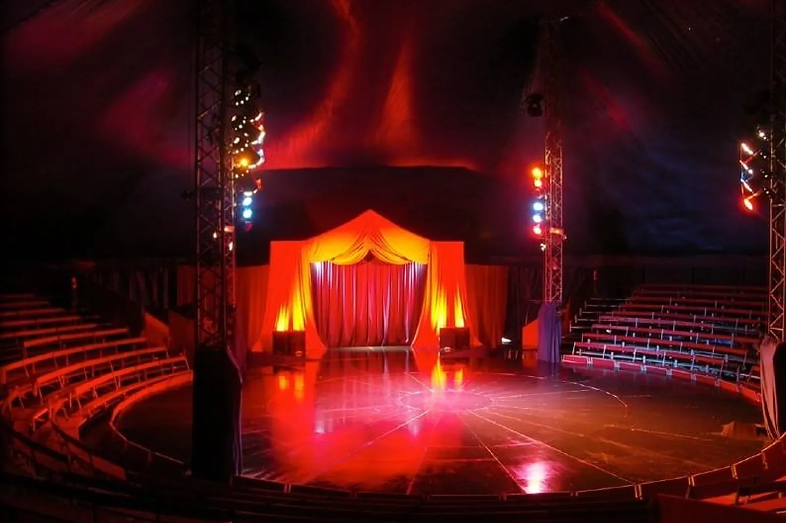 Lieux événementiels, CIRQUE IMAGINE