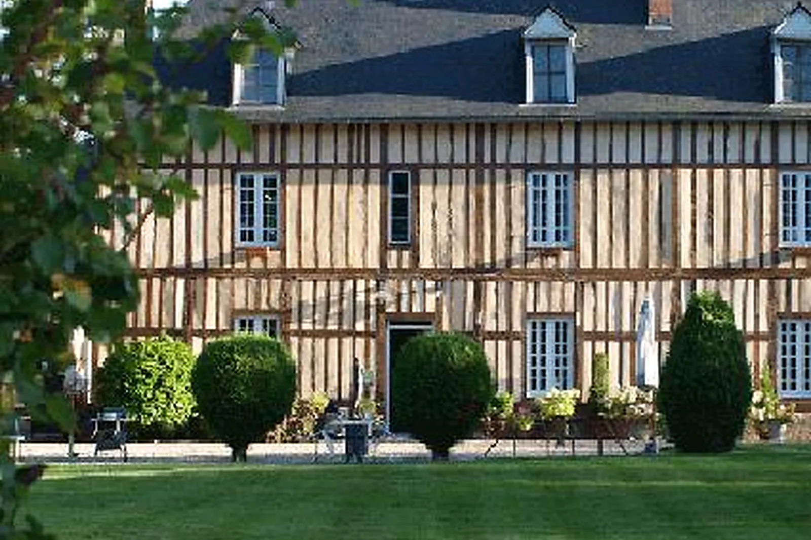 Lieux événementiels, CLOS MASURE