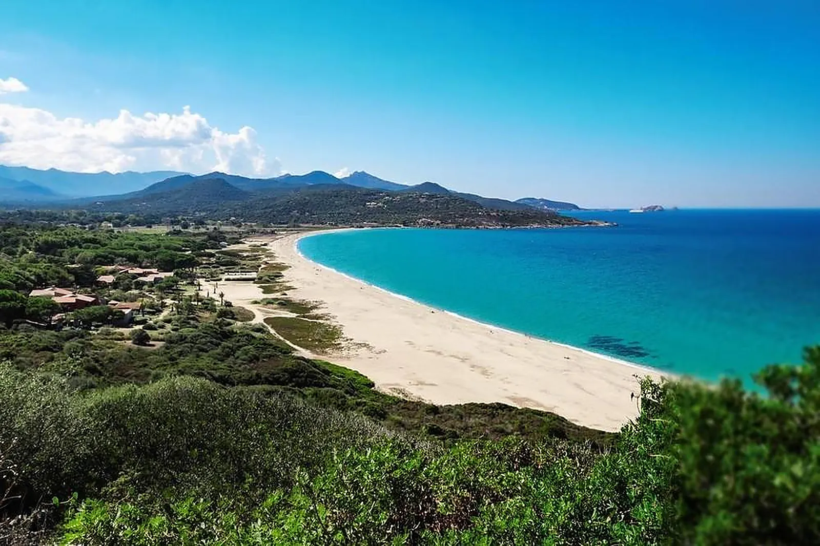 Lieux événementiels, CLUB BELAMBRA - GOLFE DE LOZARI