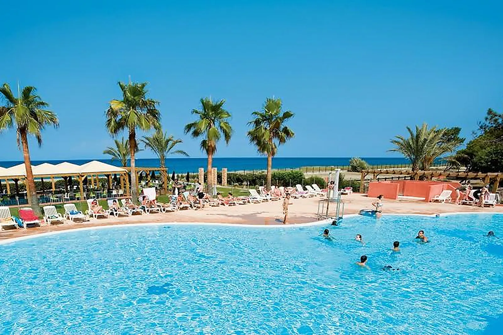 Lieux événementiels, CLUB BELAMBRA - PINETO