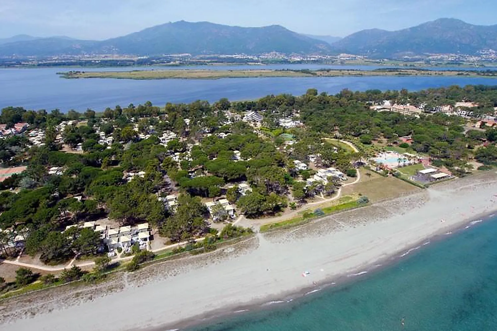 Lieux événementiels, CLUB BELAMBRA - PINETO