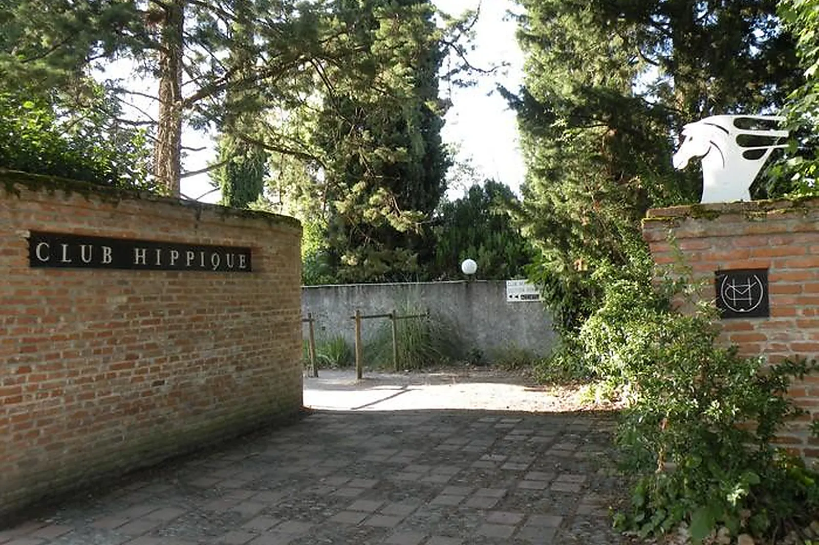 Lieux événementiels, CLUB HIPPIQUE DE VIGOULET AUZIL