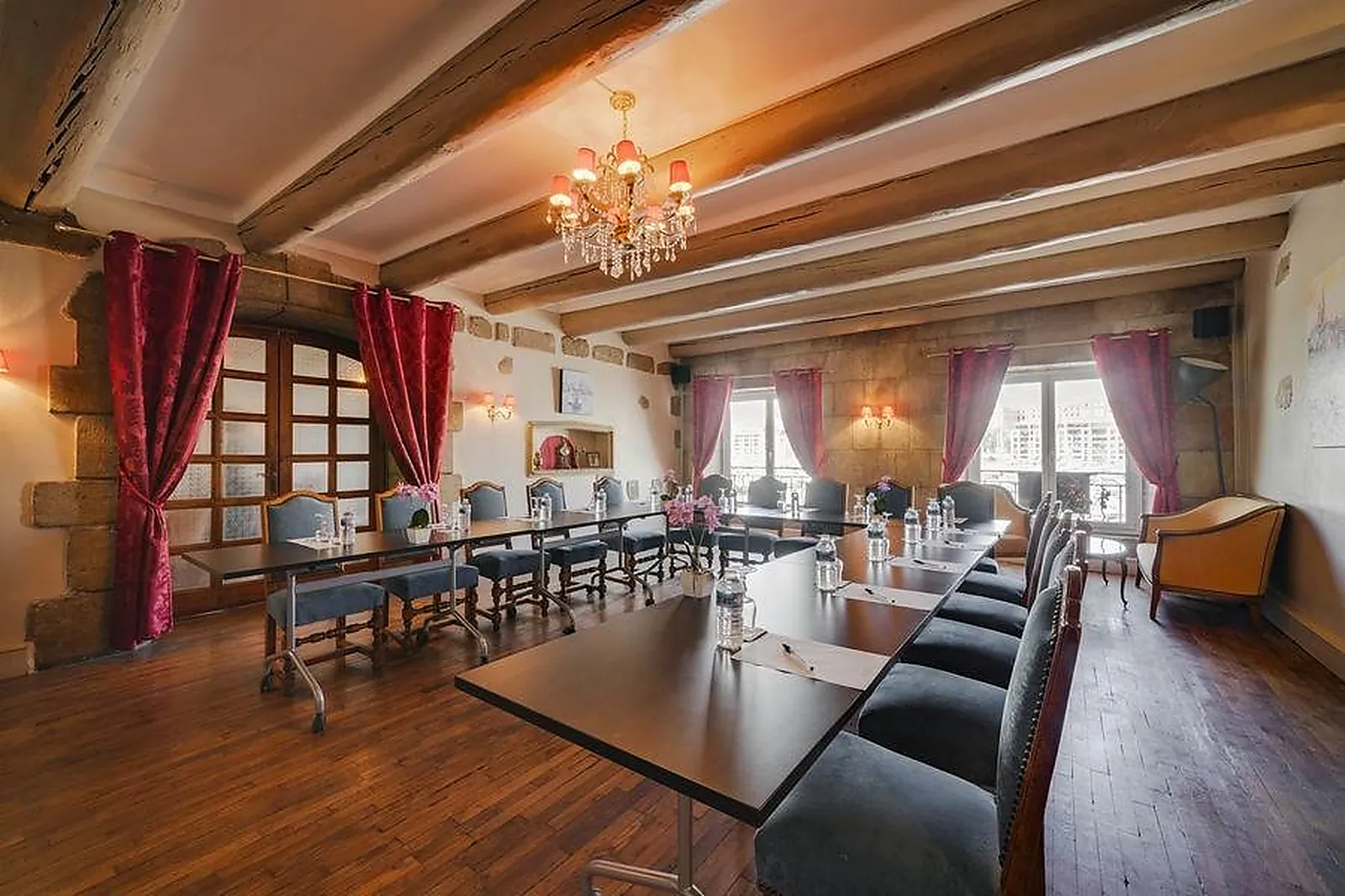 Lieux événementiels, CLUB DU VIEUX PORT