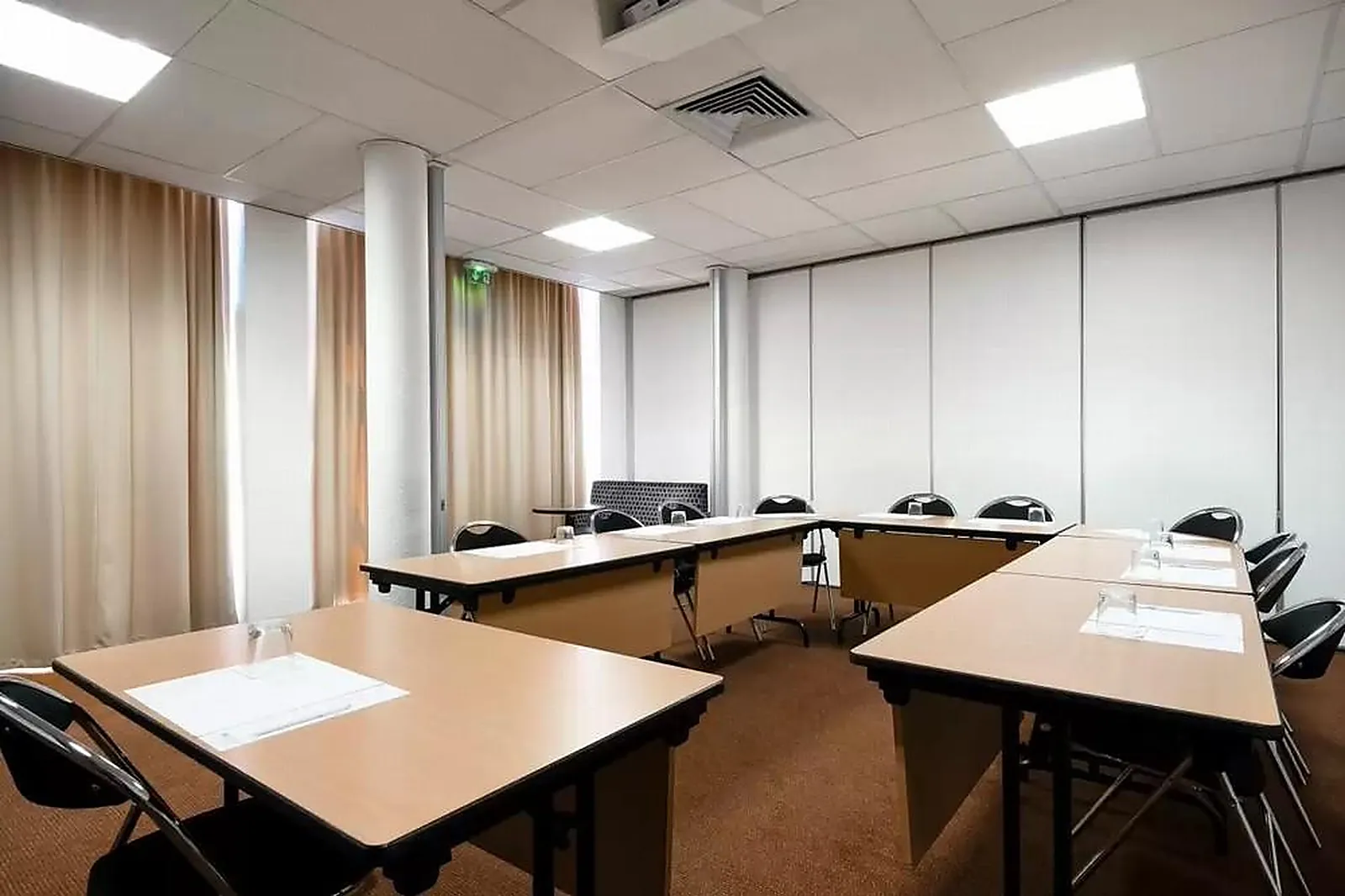 Lieux événementiels, COMFORT HÔTEL AÉROPORT LYON SAINT EXUPÉRY