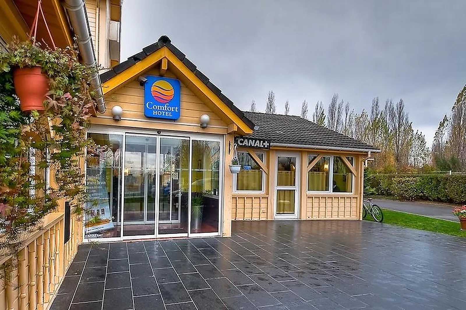 Lieux événementiels, COMFORT HOTEL CDG GOUSSAINVILLE