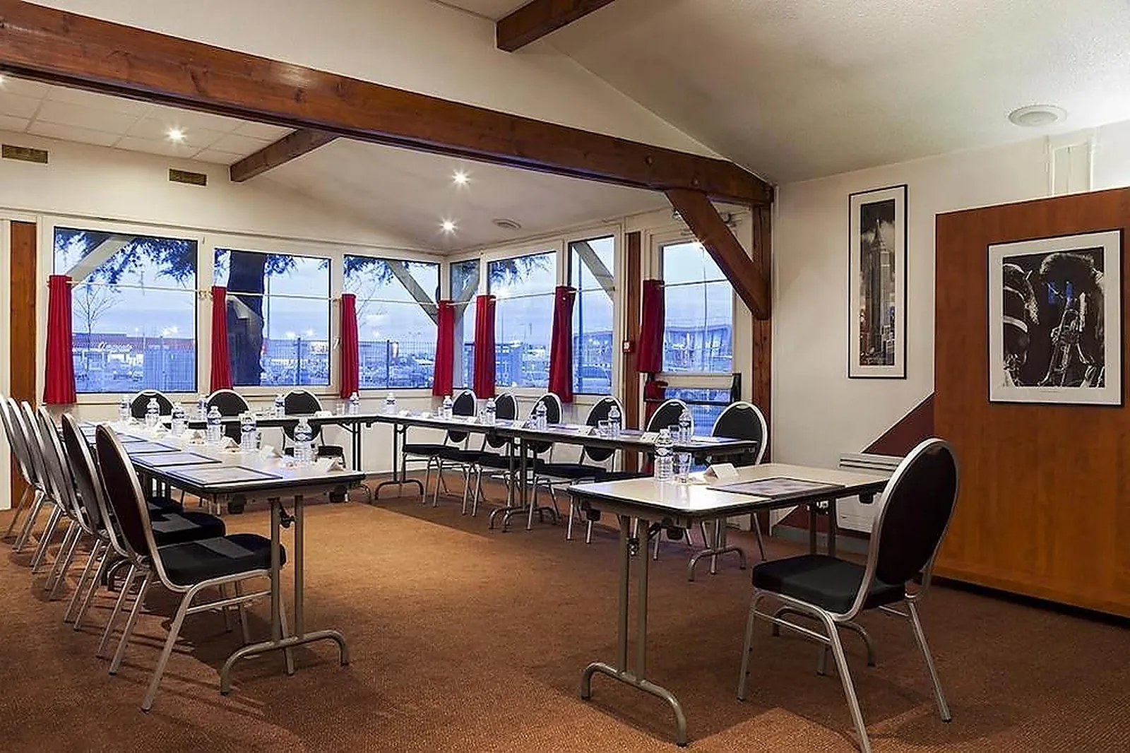 Lieux événementiels, COMFORT HOTEL CDG GOUSSAINVILLE