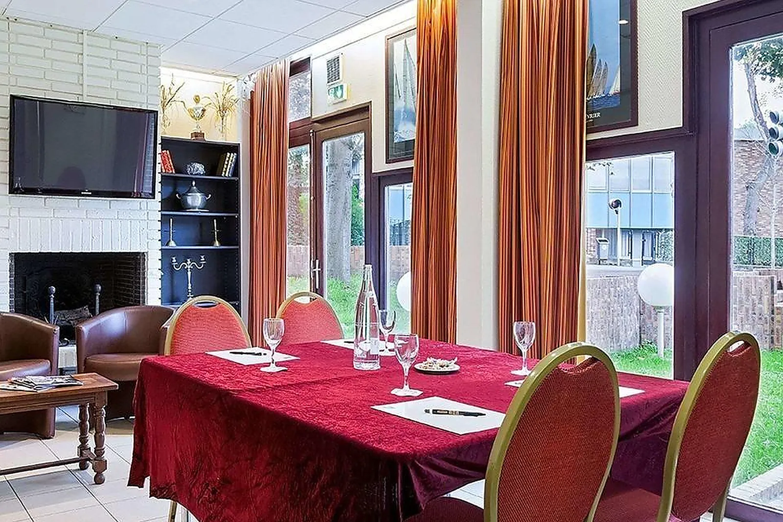 Lieux événementiels, COMFORT HOTEL CACHAN