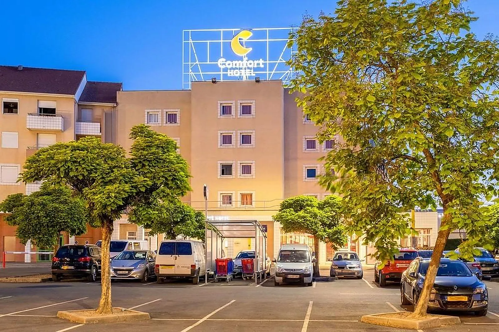 Lieux événementiels, COMFORT HÔTEL MONTLUÇON