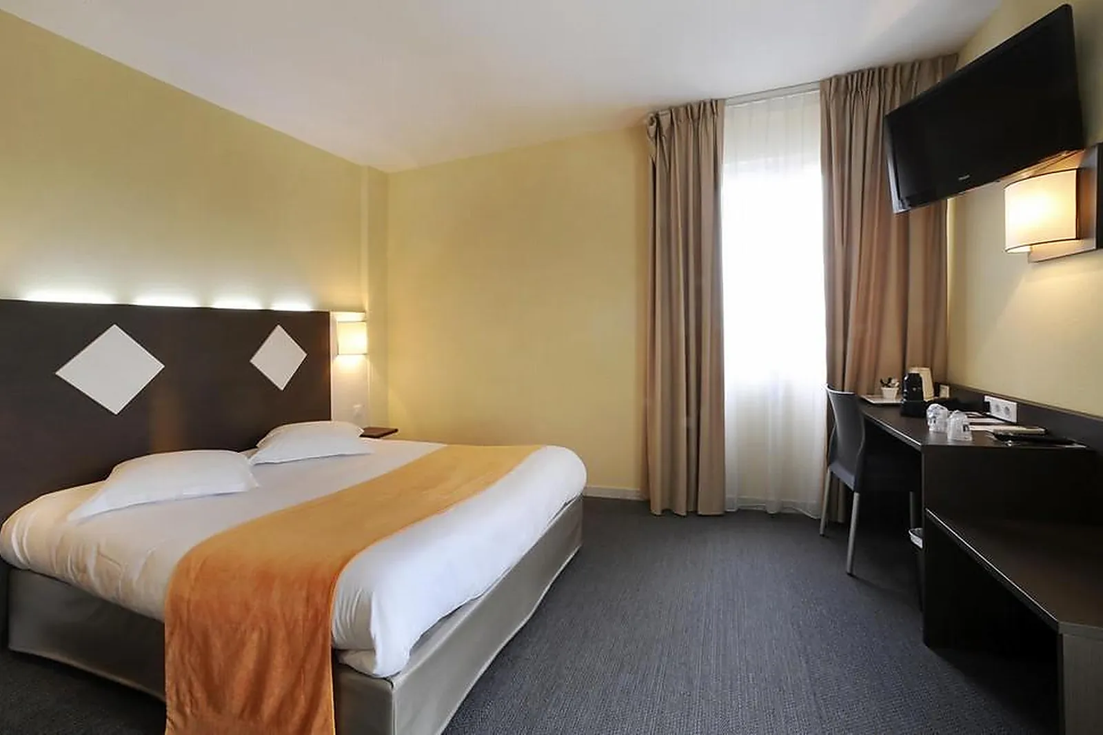 Lieux événementiels, COMFORT HÔTEL SAINTES