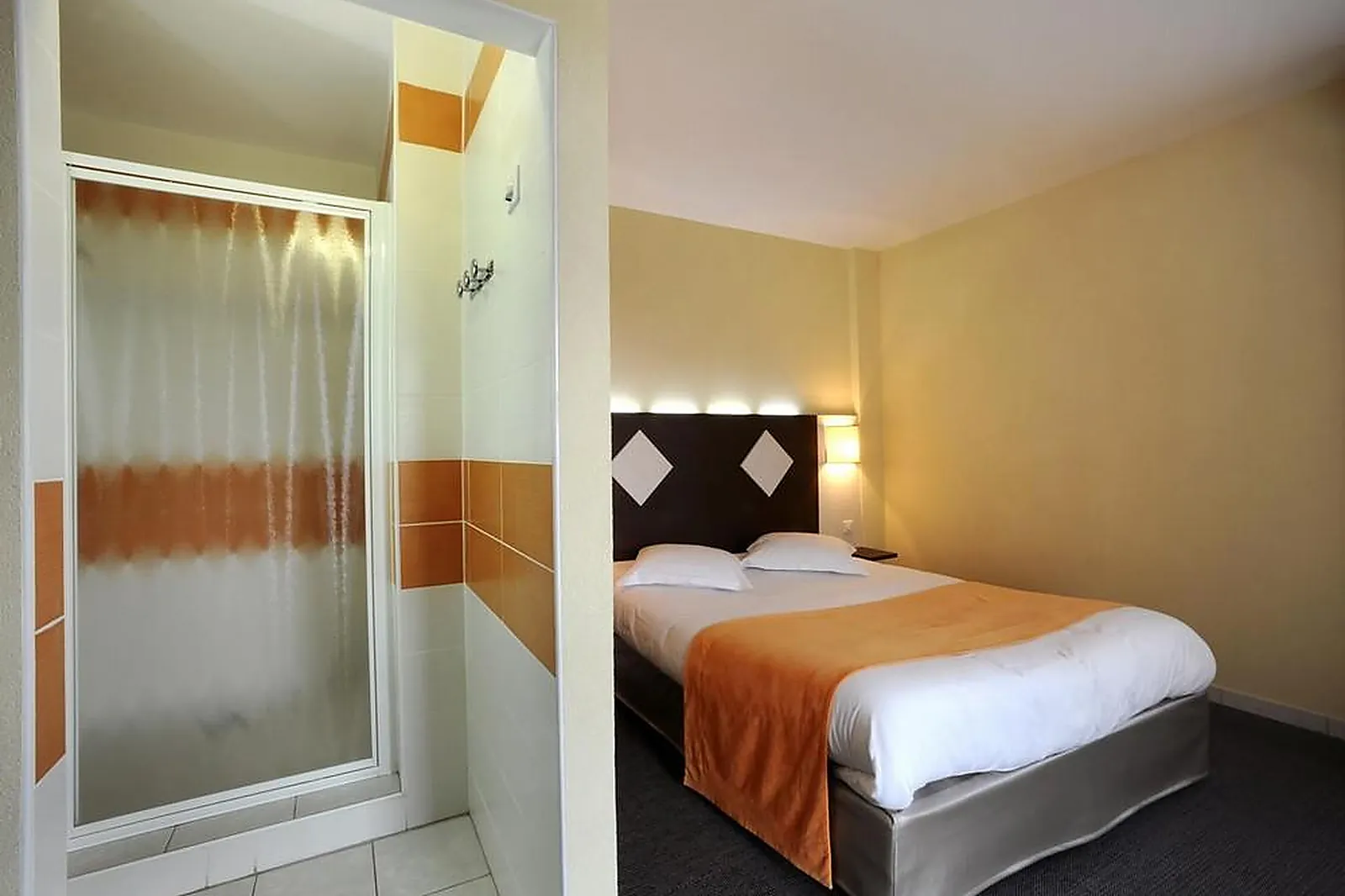 Lieux événementiels, COMFORT HÔTEL SAINTES