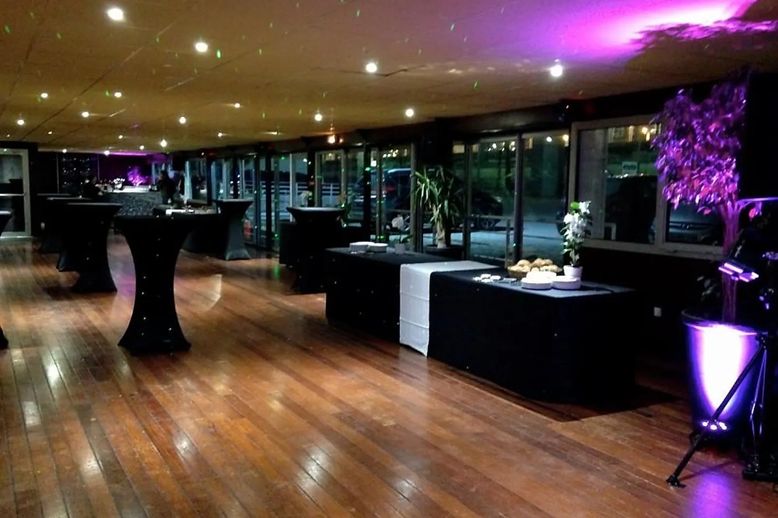 Lieux événementiels, COMPAGNIE JOCE