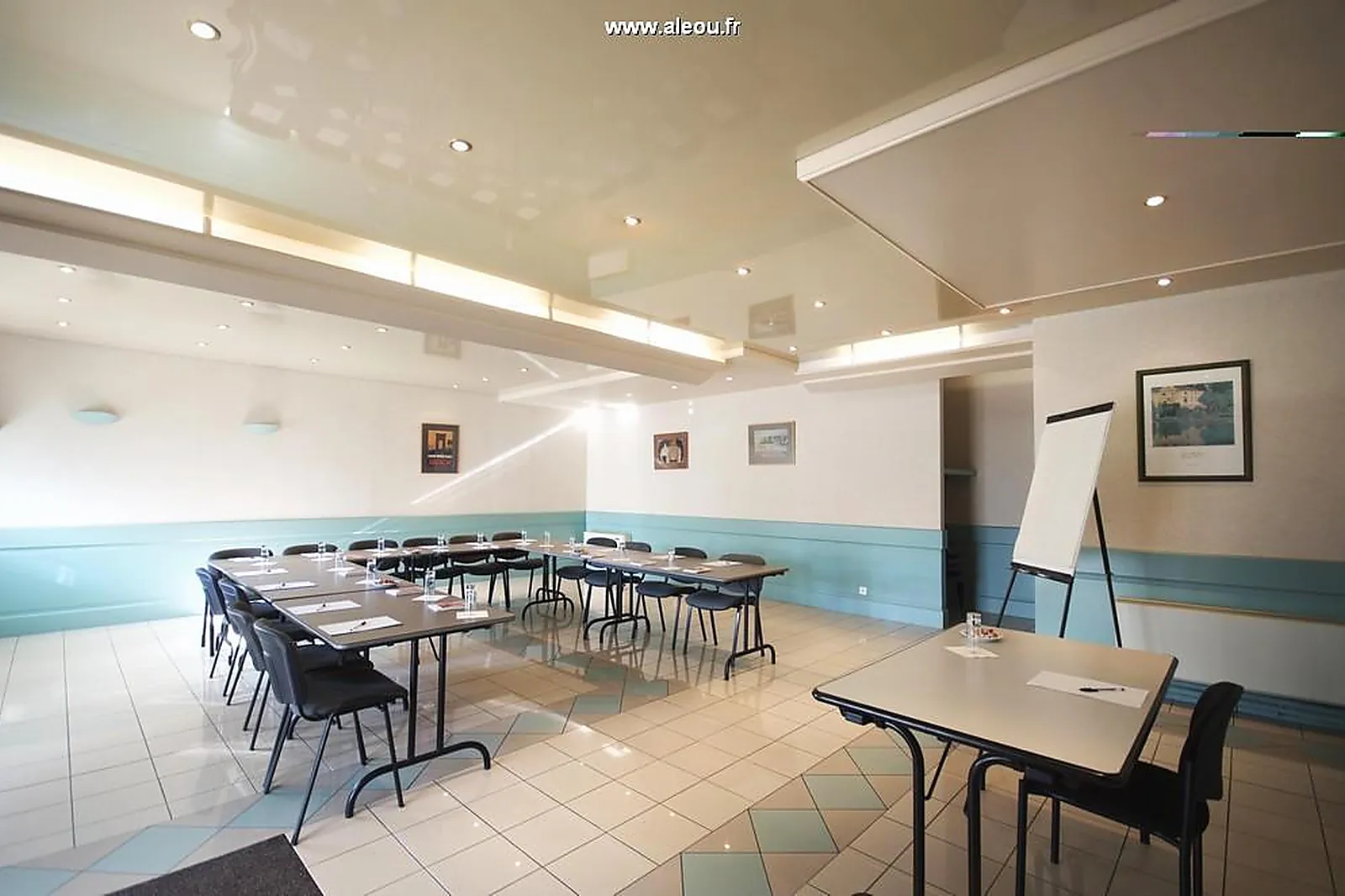 Lieux événementiels, COMPLEXE HÔTELIER LE MOULIN ROUGE